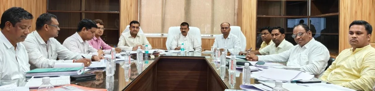रायपुर : समयबद्ध कार्यप्रणाली, वित्तीय अनुशासन एवं बीज उत्पादन में तेजी लाने के निर्देश