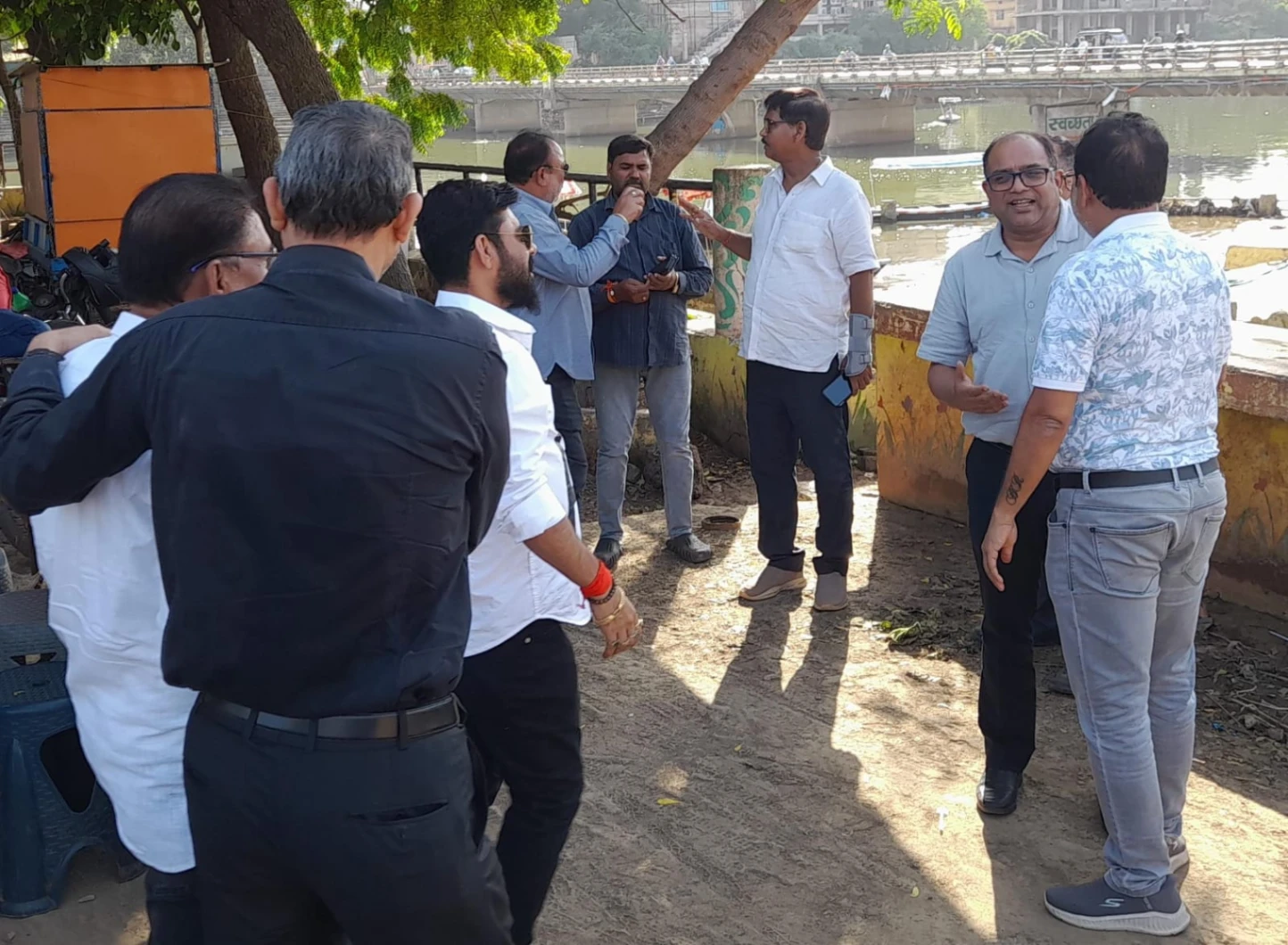 रायपुर: छठ महापर्व को 40 दिन शेष, आयोजन समिति ने महादेव घाट का निरीक्षण किया