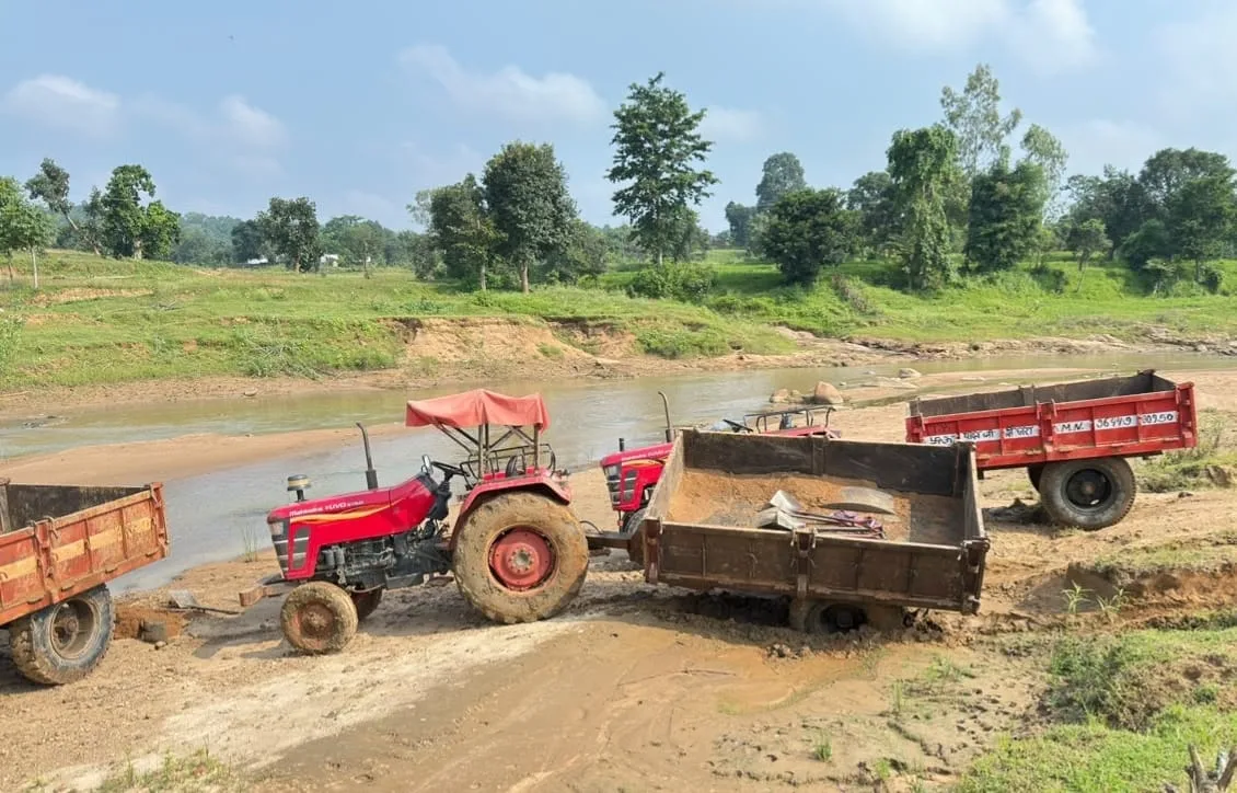 रायपुर: अवैध रेत परिवहन पर कसा शिकंजा