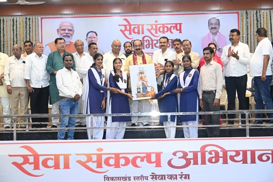 रायपुर : ‘सेवा के रंग’ से जन-जन तक पहुंचा रहे विकसित भारत का संकल्प