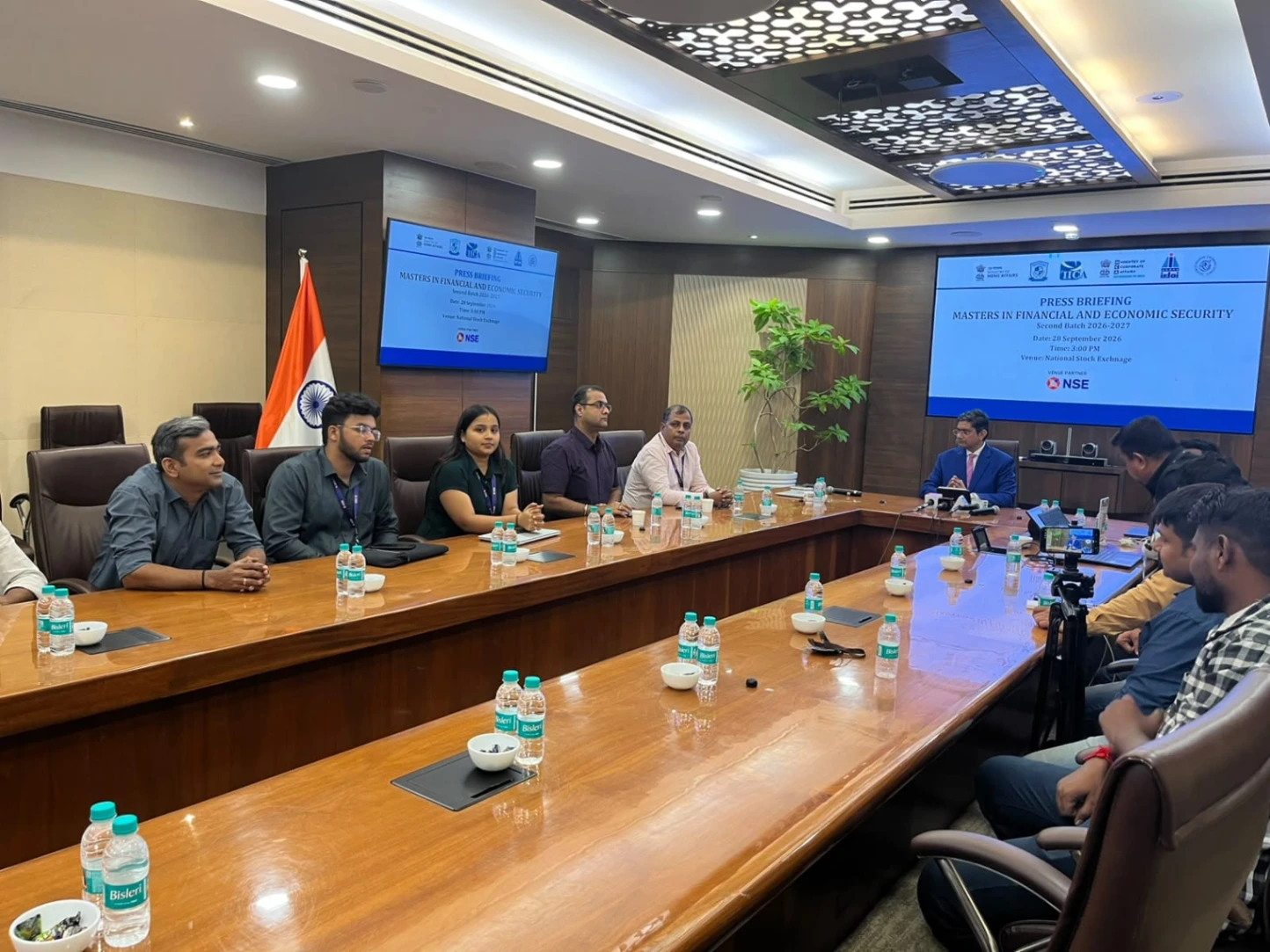 राष्ट्रीय रक्षा विश्वविद्यालय वित्तीय और आर्थिक सुरक्षा में मास्टर्स के दूसरे बैच का शुभारंभ करेगा।