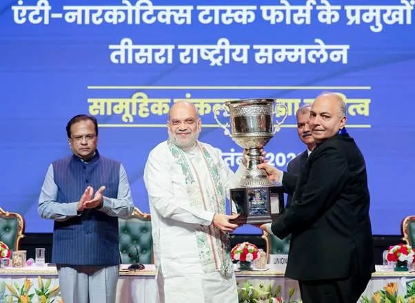 नारकोटिक्स पर कड़ा और निर्णायक प्रहार करना होगा